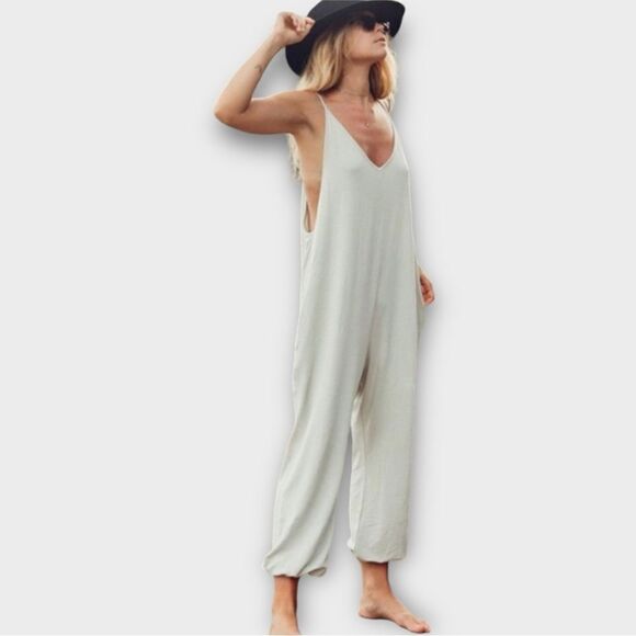 Lovestitch Mazzy Jumpsuit Sleeveless Relaxed Fit in Light Sage Size M/L NWT - Picture 1 of 10
